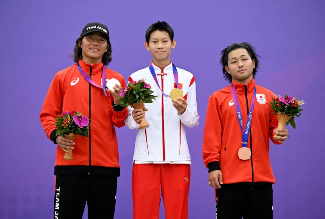 kaiyun體育 專(zhuān)訪15歲亞運(yùn)冠軍陳燁：“不要放棄，多去嘗試”