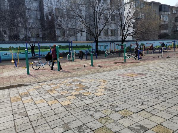 健身手套怎么戴_健身戴手套會(huì)影響效果嗎_健身帶手套