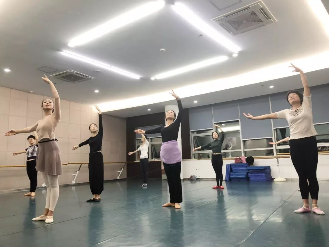 加油操分解動作_加油amigo分解_加加油慢動作分解教學