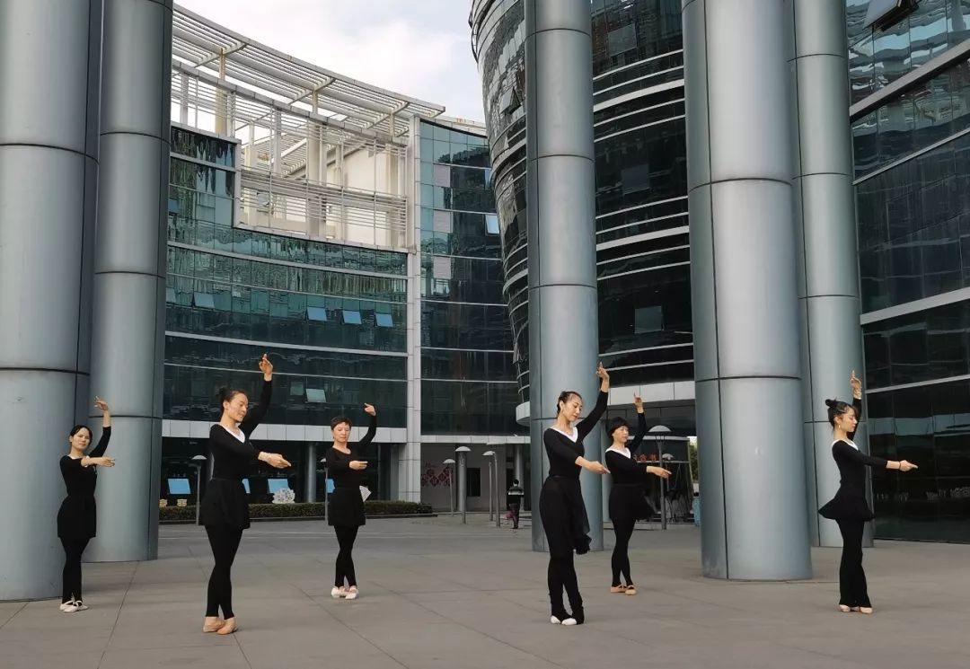 加油amigo分解_加油操分解動作_加加油慢動作分解教學