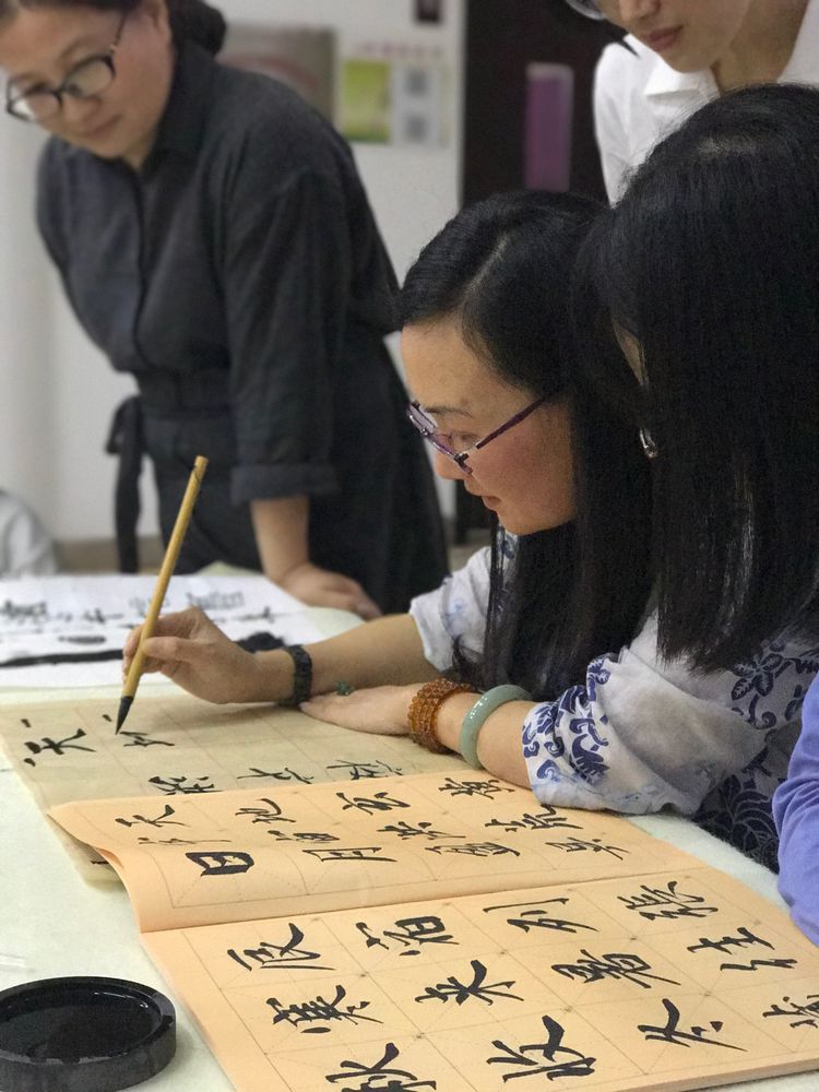 加加油慢動作分解教學_加油amigo分解_加油操分解動作