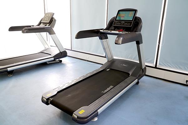 pg棋牌 長治高新區(qū)“新品、精品、名品、優(yōu)品”——商用電動(dòng)智能跑步機(jī)