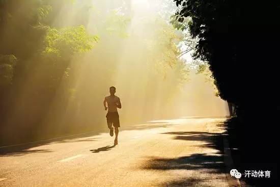 中長跑運(yùn)動(dòng)員訓(xùn)練方法_長跑運(yùn)動(dòng)員的訓(xùn)練_員長跑訓(xùn)練運(yùn)動(dòng)方法中錯(cuò)誤的是