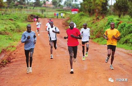 長跑運(yùn)動(dòng)員的訓(xùn)練_員長跑訓(xùn)練運(yùn)動(dòng)方法中錯(cuò)誤的是_中長跑運(yùn)動(dòng)員訓(xùn)練方法