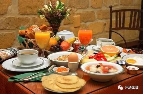 長跑運(yùn)動(dòng)員的訓(xùn)練_員長跑訓(xùn)練運(yùn)動(dòng)方法中錯(cuò)誤的是_中長跑運(yùn)動(dòng)員訓(xùn)練方法