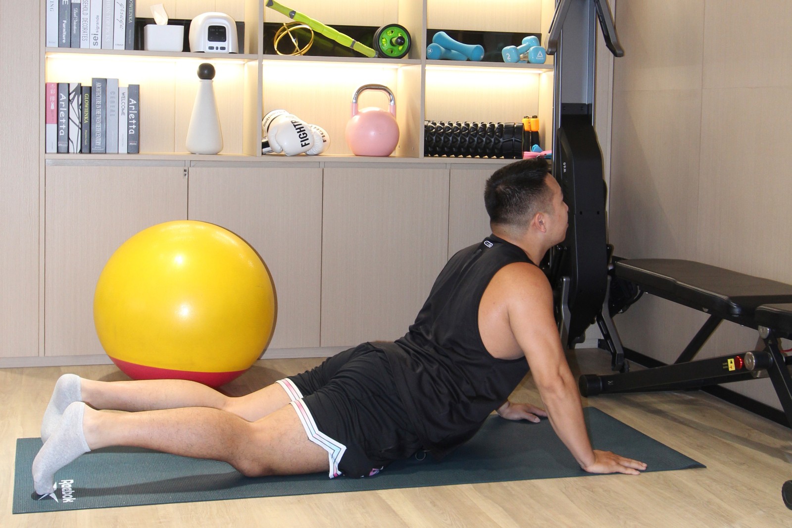 綜合訓練器動作_綜合訓練器各個功能名稱_多功能綜合訓練器