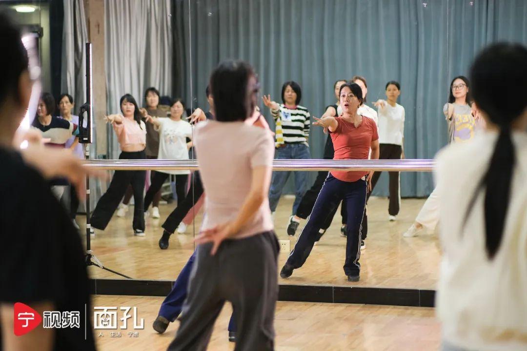 黑龍江佳木斯快樂舞步健身操_佳木斯快樂舞步10套b組_黑龍江佳木斯快樂舞步第二套