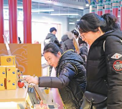 云開·全站apply體育官方平臺 年輕人愛上故宮文化 故宮文創(chuàng)為什么這樣潮