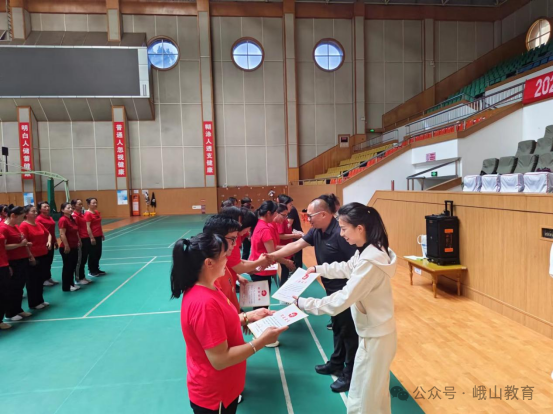 體操健身老年人視頻大全_體操健身老年人教學(xué)視頻_老年人健身體操