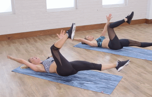 健身瑜伽墊_瑜伽健身墊什么材質(zhì)好_瑜伽健身墊有小孔正常嗎