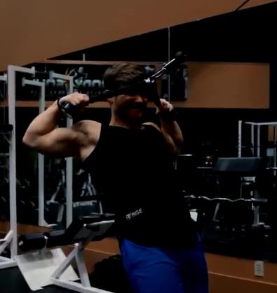 怎樣練好三角肌后束，達(dá)到自然外翻的效果？