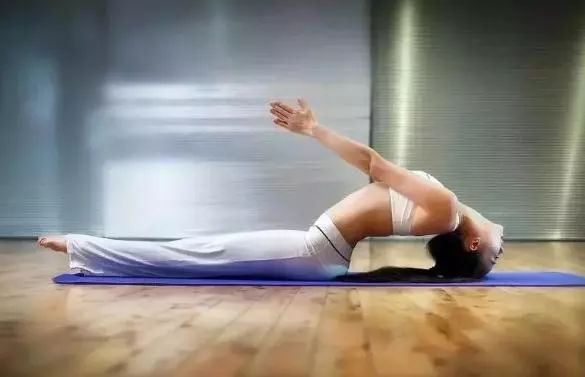 上班瑜伽動(dòng)作_上班族瑜伽動(dòng)作_上班族瑜伽健身