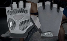 手套尺寸健身圖_健身手套尺寸_健身手套大點(diǎn)好還是小點(diǎn)好