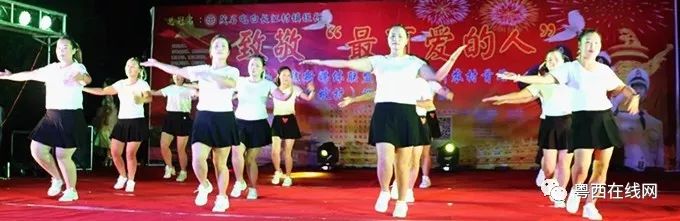 南海之戀廣場(chǎng)舞_廣場(chǎng)舞串燒,我們的南海_廣場(chǎng)舞南海姑娘