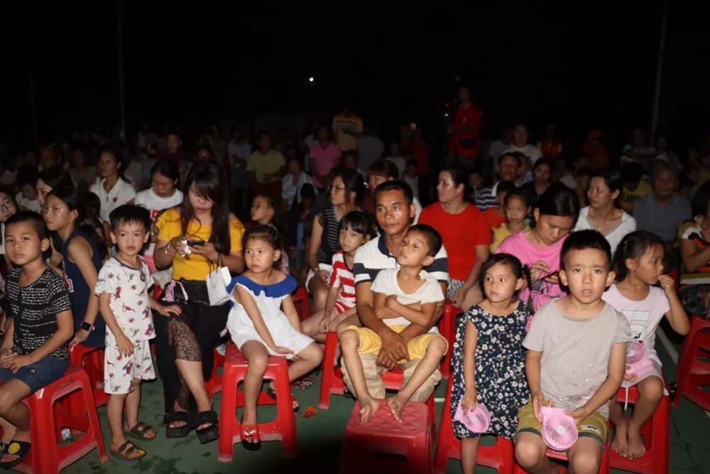 南海之戀廣場(chǎng)舞_廣場(chǎng)舞串燒,我們的南海_廣場(chǎng)舞南海姑娘