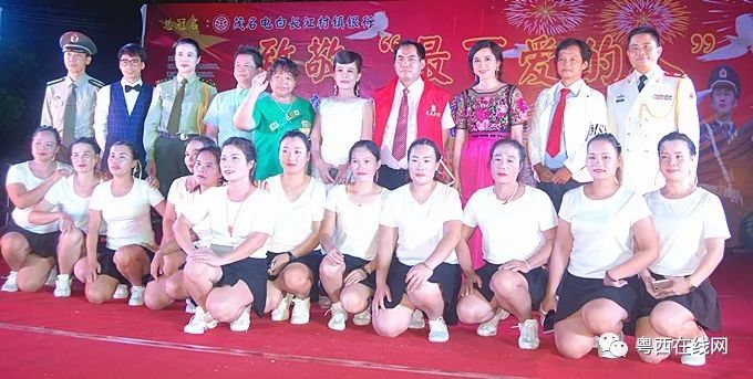 南海之戀廣場(chǎng)舞_廣場(chǎng)舞南海姑娘_廣場(chǎng)舞串燒,我們的南海