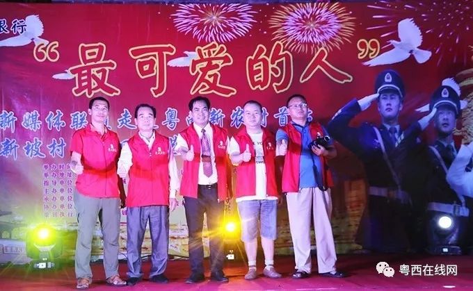 廣場(chǎng)舞南海姑娘_廣場(chǎng)舞串燒,我們的南海_南海之戀廣場(chǎng)舞