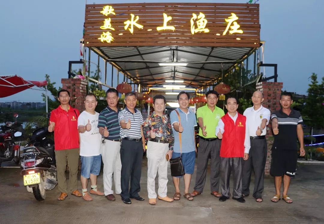 南海之戀廣場(chǎng)舞_廣場(chǎng)舞串燒,我們的南海_廣場(chǎng)舞南海姑娘