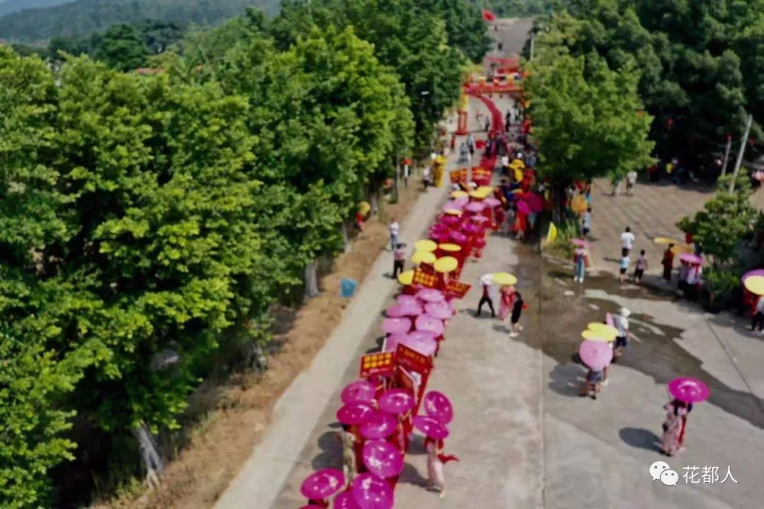 南海廣場ktv_廣場舞串燒,我們的南海_廣場舞南海姑娘