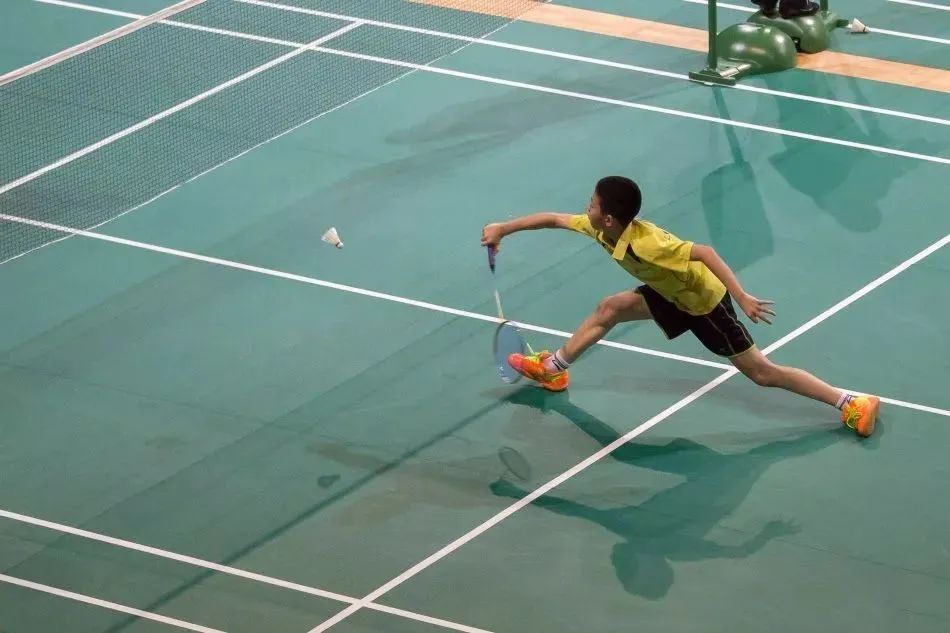 羽毛球能不能減肥效果_打羽毛球能減肥嗎知乎_長期打羽毛球能減肥嗎