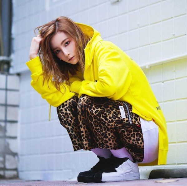 下犬式能不能瘦小腿_下犬式小腿拉伸_瘦腿長的狗