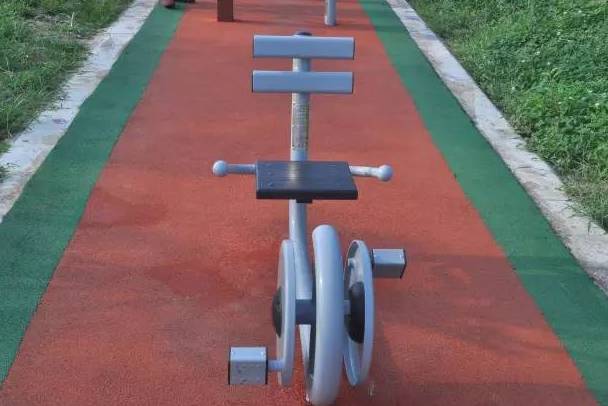 單人站綜合訓(xùn)練器使用_單人機器人_單人站綜合訓(xùn)練器安裝視頻