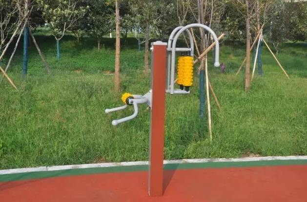 單人站綜合訓(xùn)練器使用_單人站綜合訓(xùn)練器安裝視頻_單人機器人