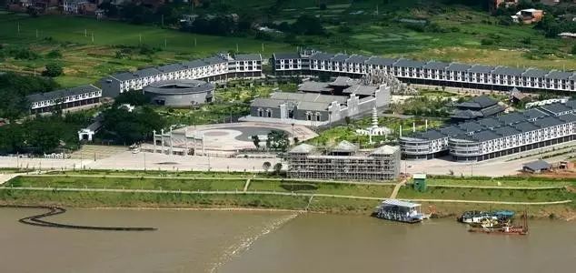 蓮的心事廣場(chǎng)舞視頻_廣場(chǎng)舞蓮的心事十六步_視頻心事廣場(chǎng)蓮舞32步