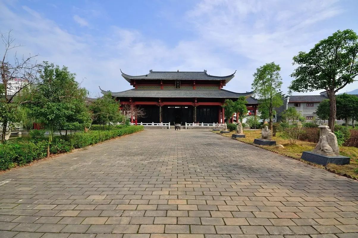 廣場(chǎng)舞蓮的心事十六步_視頻心事廣場(chǎng)蓮舞32步_蓮的心事廣場(chǎng)舞視頻