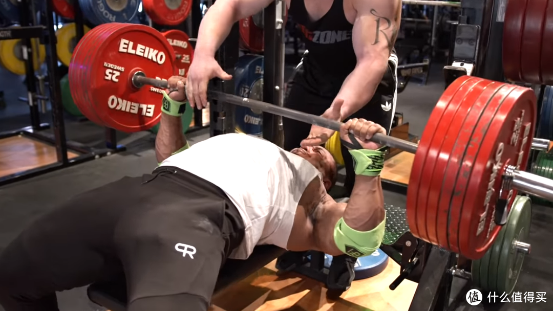 pg網(wǎng)賭軟件下載 新手上路，關(guān)于宅家解鎖杠鈴臥推的干貨要點(diǎn)，以及FANATICS多功能深蹲臥推架+全折疊啞鈴凳深度體驗(yàn)