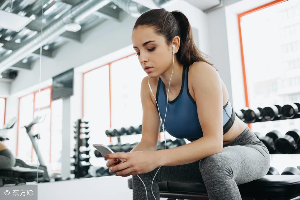 手套健身護(hù)腕的作用_手套健身護(hù)腕怎么戴_健身手套 護(hù)腕