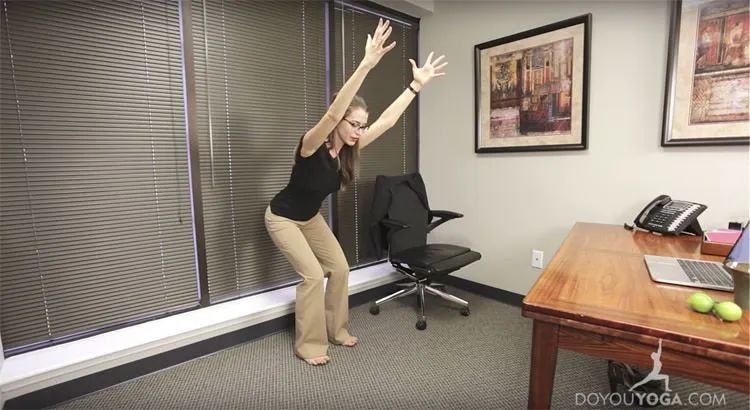 椅子姿勢(shì)鍛煉什么_坐在椅子上的鍛煉方式_椅子鍛煉身體