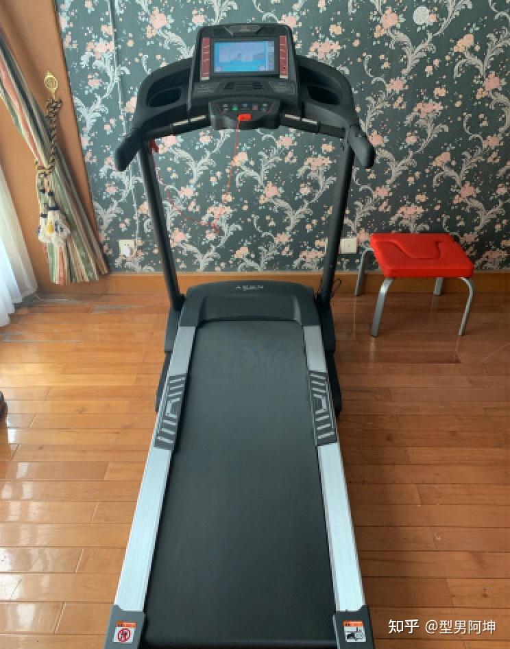 家用跑步機(jī)實(shí)用性_家用跑步機(jī)哪款好_家用跑步機(jī)買
