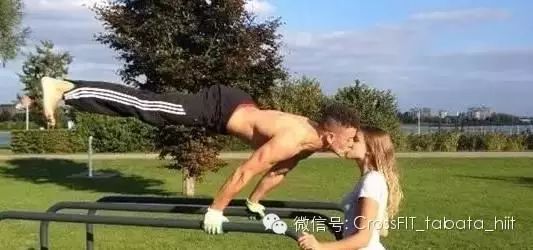 健身初學(xué)者健身房訓(xùn)練計劃_健身房訓(xùn)練攻略_健身初學(xué)者進健身房訓(xùn)練計劃