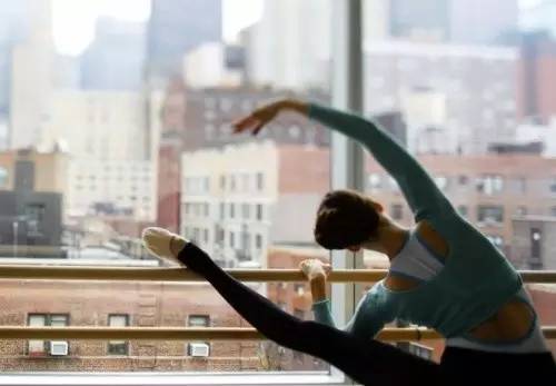 生理運(yùn)動(dòng)期適合做艾灸嗎_生理期適合做什么運(yùn)動(dòng)_生理期間的運(yùn)動(dòng)