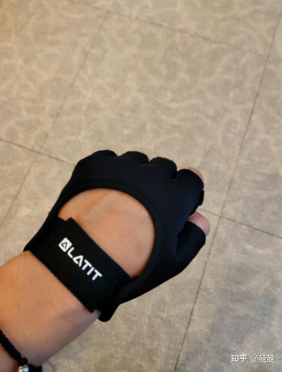 健身手套緊的好處_健身手套越緊越好嗎_手套太緊會(huì)怎么樣