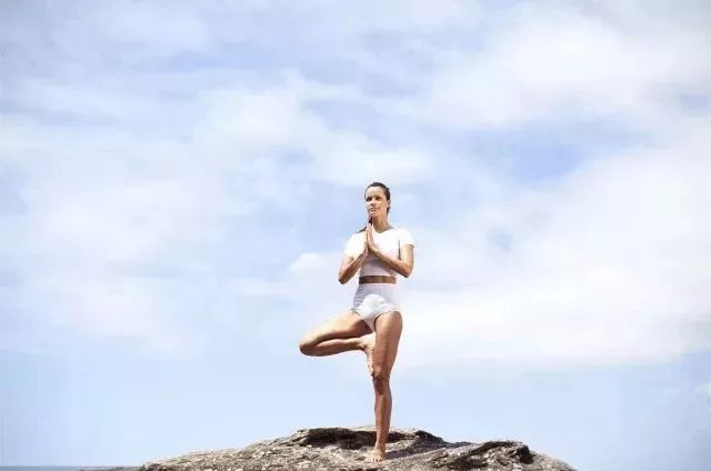 疼腳踝能運(yùn)動(dòng)好后會(huì)疼嗎_腳踝痛還繼續(xù)運(yùn)動(dòng)會(huì)怎么樣_運(yùn)動(dòng)后腳踝疼 多久能好