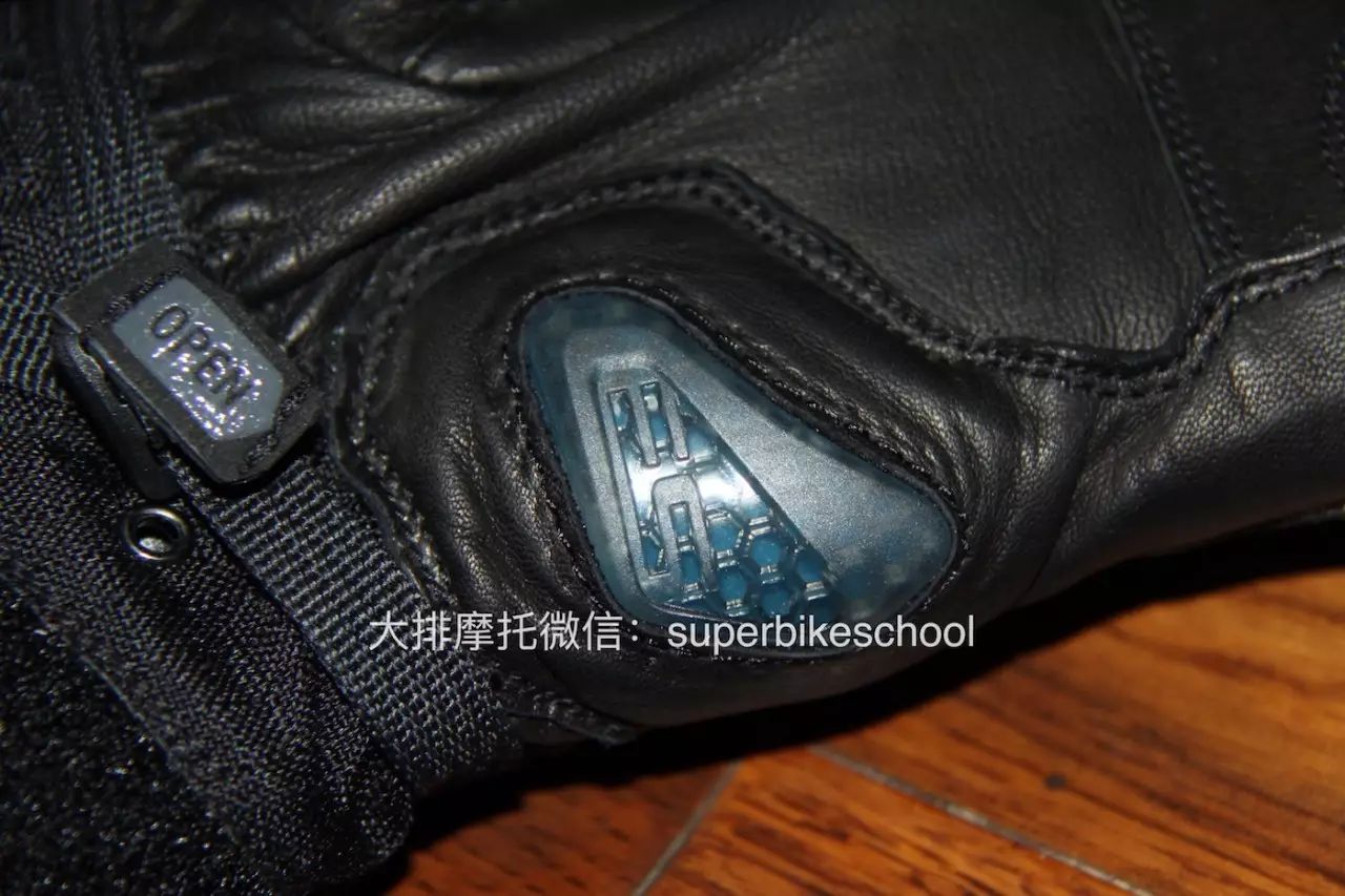 健身手套種類(lèi)_健身手套什么款式_健身運(yùn)動(dòng)手套