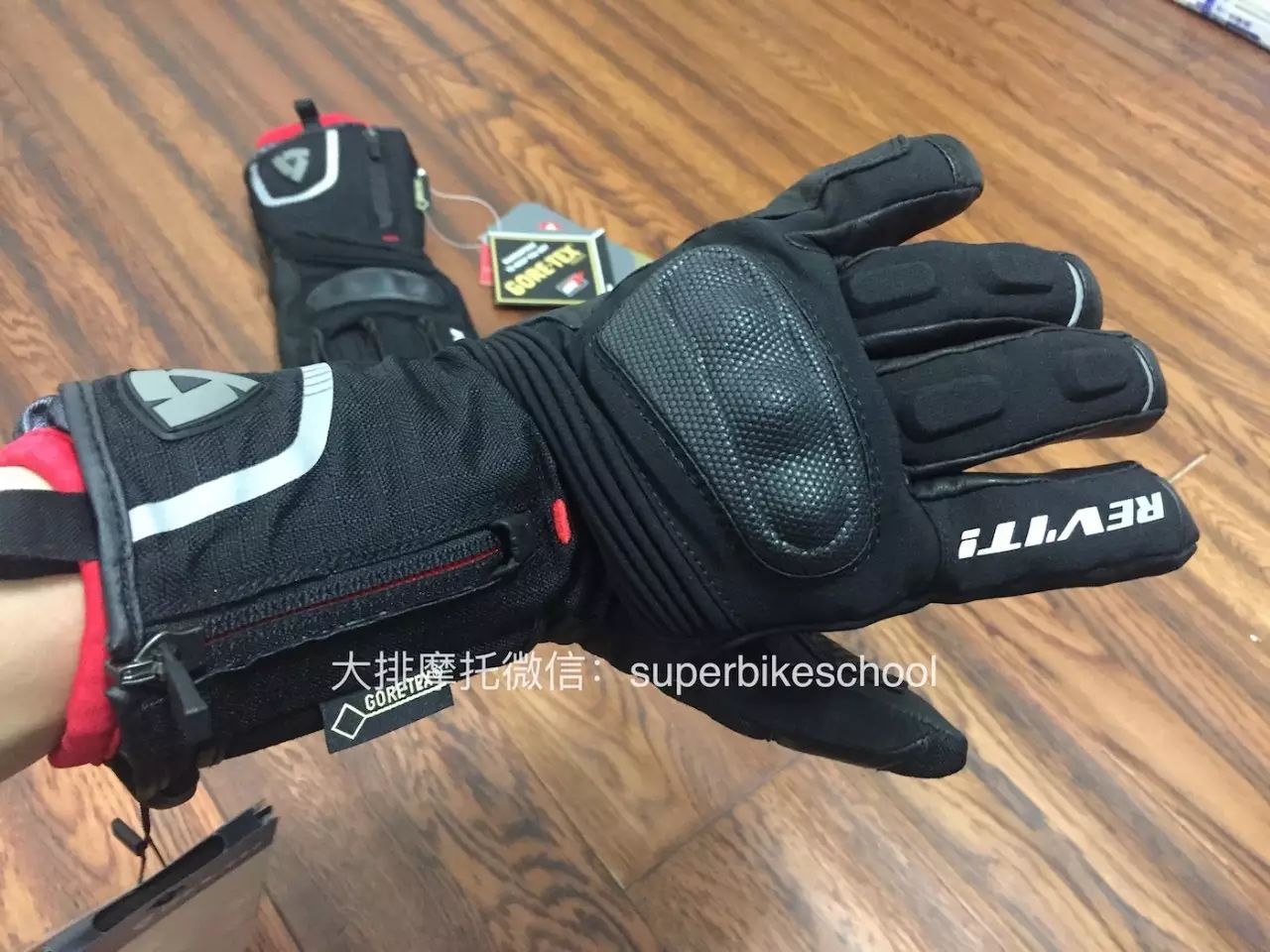 健身手套種類(lèi)_健身手套什么款式_健身運(yùn)動(dòng)手套