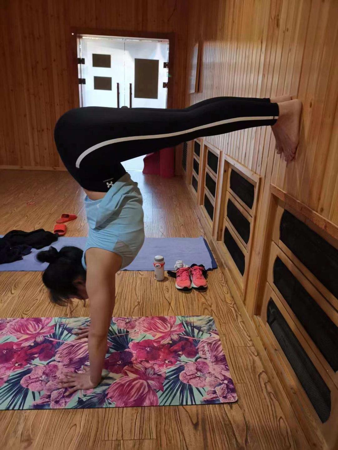 中老年男性可以練瑜伽嗎_瑜伽適合中老年人運(yùn)動(dòng)嗎_瑜伽練男性老年可以中年練嗎