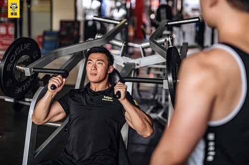 健身運(yùn)動(dòng)后肌肉痛還可以練嗎_健身后肌肉痛還能練嗎_健身后肌肉疼痛怎么辦