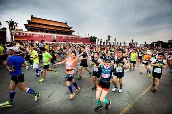 跑4×400米不累又快的技巧_1k米跑步技巧_提高200米跑步訓(xùn)練方法