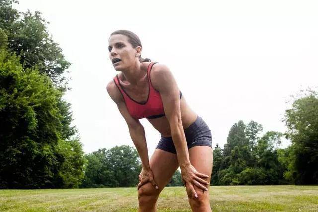 1k米跑步技巧_提高200米跑步訓(xùn)練方法_跑4×400米不累又快的技巧