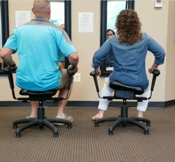 坐式腹部訓(xùn)練器_坐式腹肌訓(xùn)練器使用_坐式腹肌訓(xùn)練器怎么用