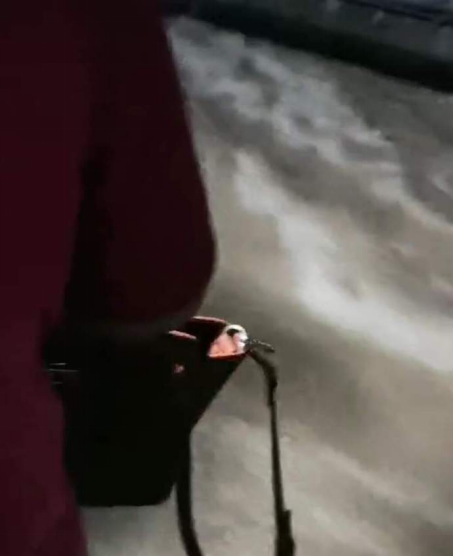 開yun官網(wǎng)入口登錄APP下載 “我差點(diǎn)以為這是最后一條微信” 8位暴雨親歷者自述如何死里逃生