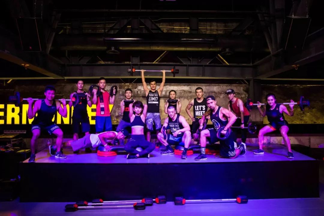 健身房跑步機(jī)使用視頻_健身跑步機(jī)的操作視頻_健身房跑步機(jī)跑步視頻