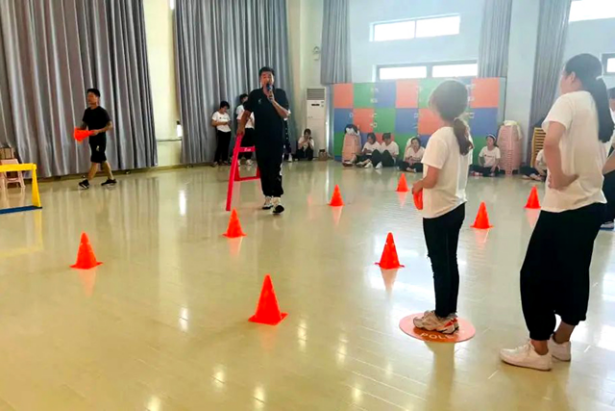 廣場舞康姿百德第三套視頻_康姿百德第六套廣場舞_康姿百德健身舞