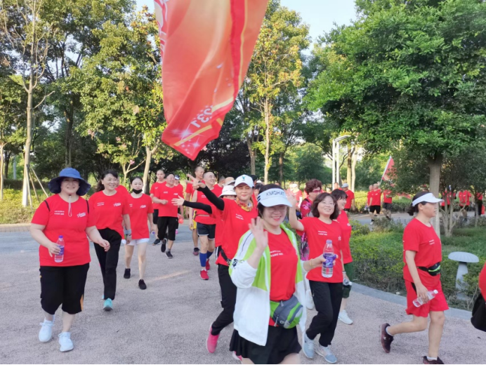 康姿百德健身舞_康姿百德第六套廣場舞_廣場舞康姿百德第三套視頻