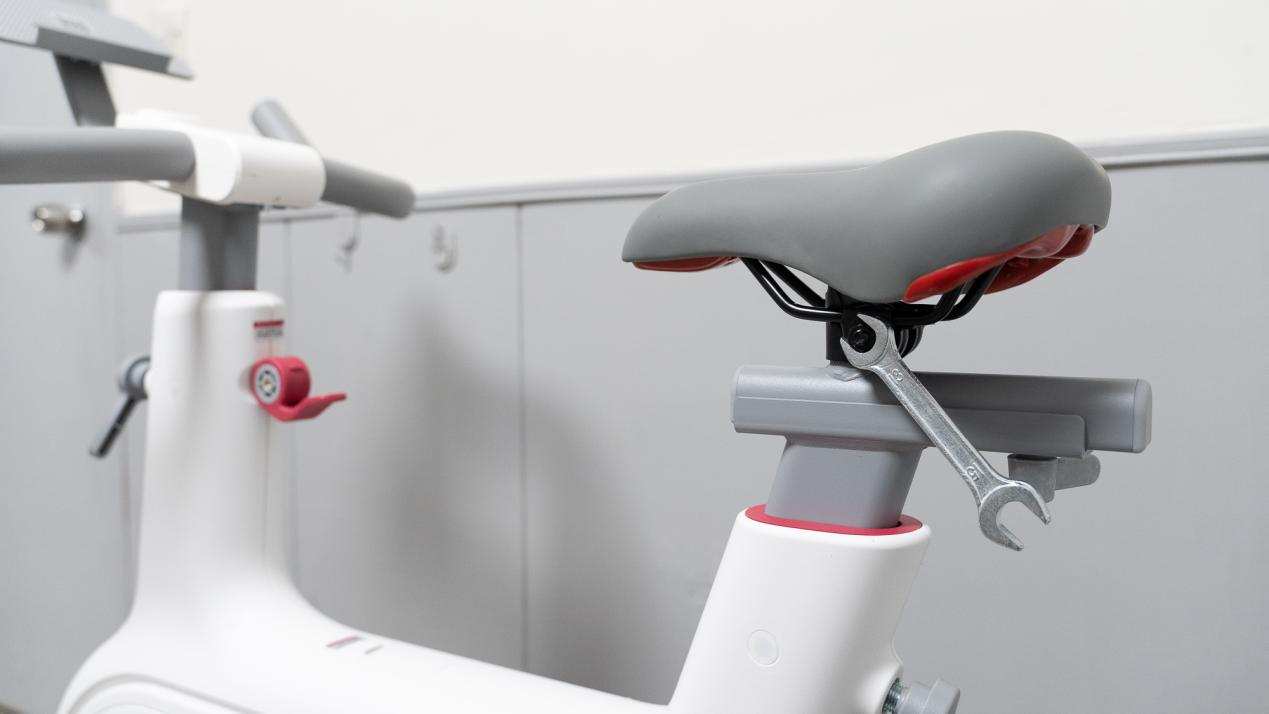 新手健身手套_健身手套緊一點好還是松一點好_手套新手健身怎么用