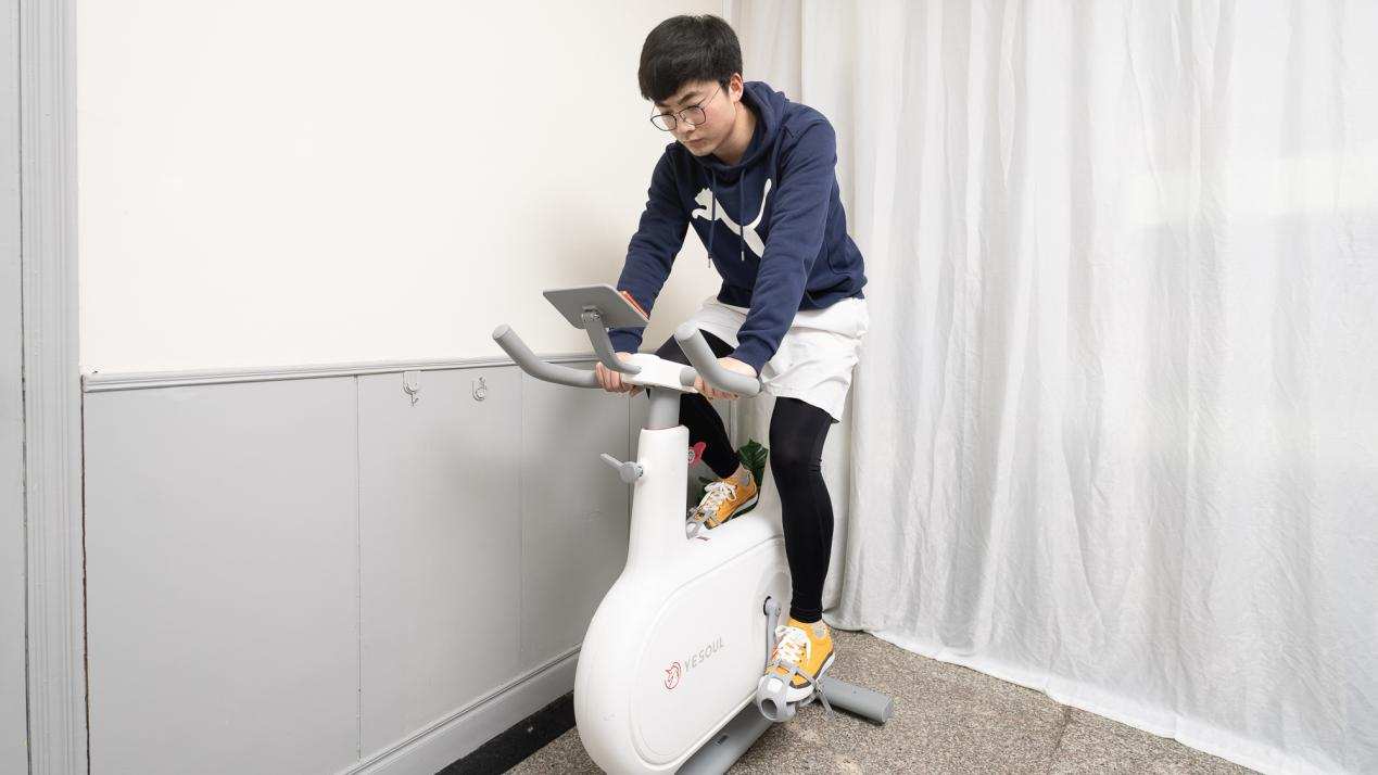 健身手套緊一點好還是松一點好_手套新手健身怎么用_新手健身手套